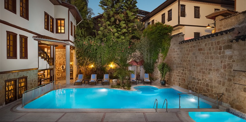 MERCEDES KAPORTA - 3